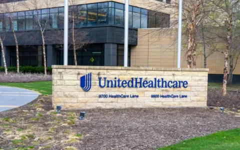 巨头失足：UnitedHealth财报爆雷引发市值大跌，长期价值仍存但信心动摇
